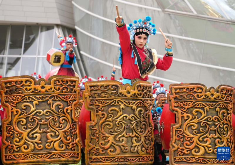 中国&ldquo;神木鼓韵&rdquo;响彻巴黎风情园